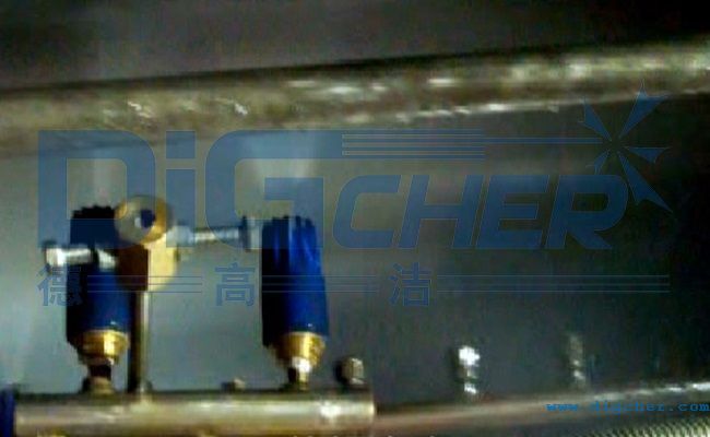 高壓水自動(dòng)化鍍鋅機(jī)組光整機(jī)軋輥在線(xiàn)清洗裝置